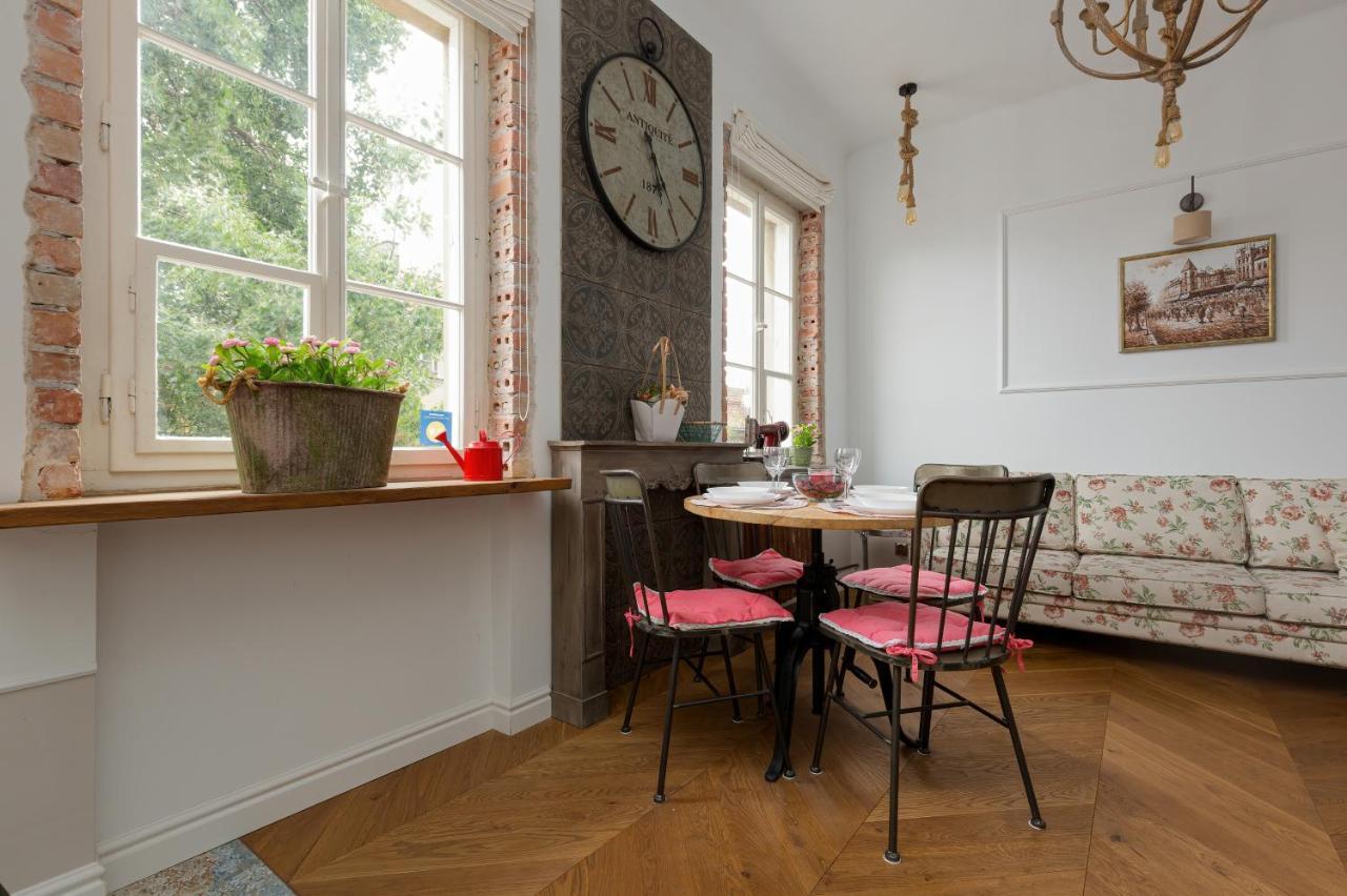 Apartment On The Warsaw Square By Noclegi Renters Extérieur photo
